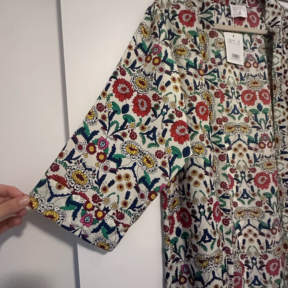 NWT Floral Patterned Kimono - Picture 4 of 4